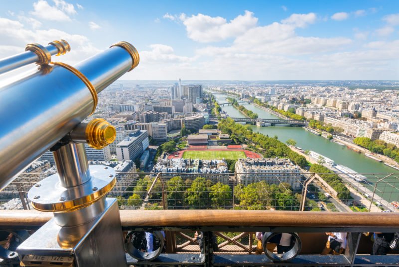 Último andar da Torre Eiffel fecha em Janeiro