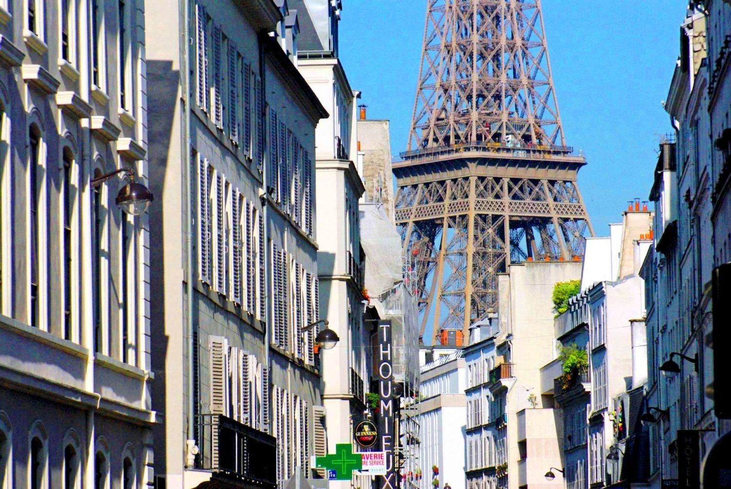 Rue Saint Dominique em Paris