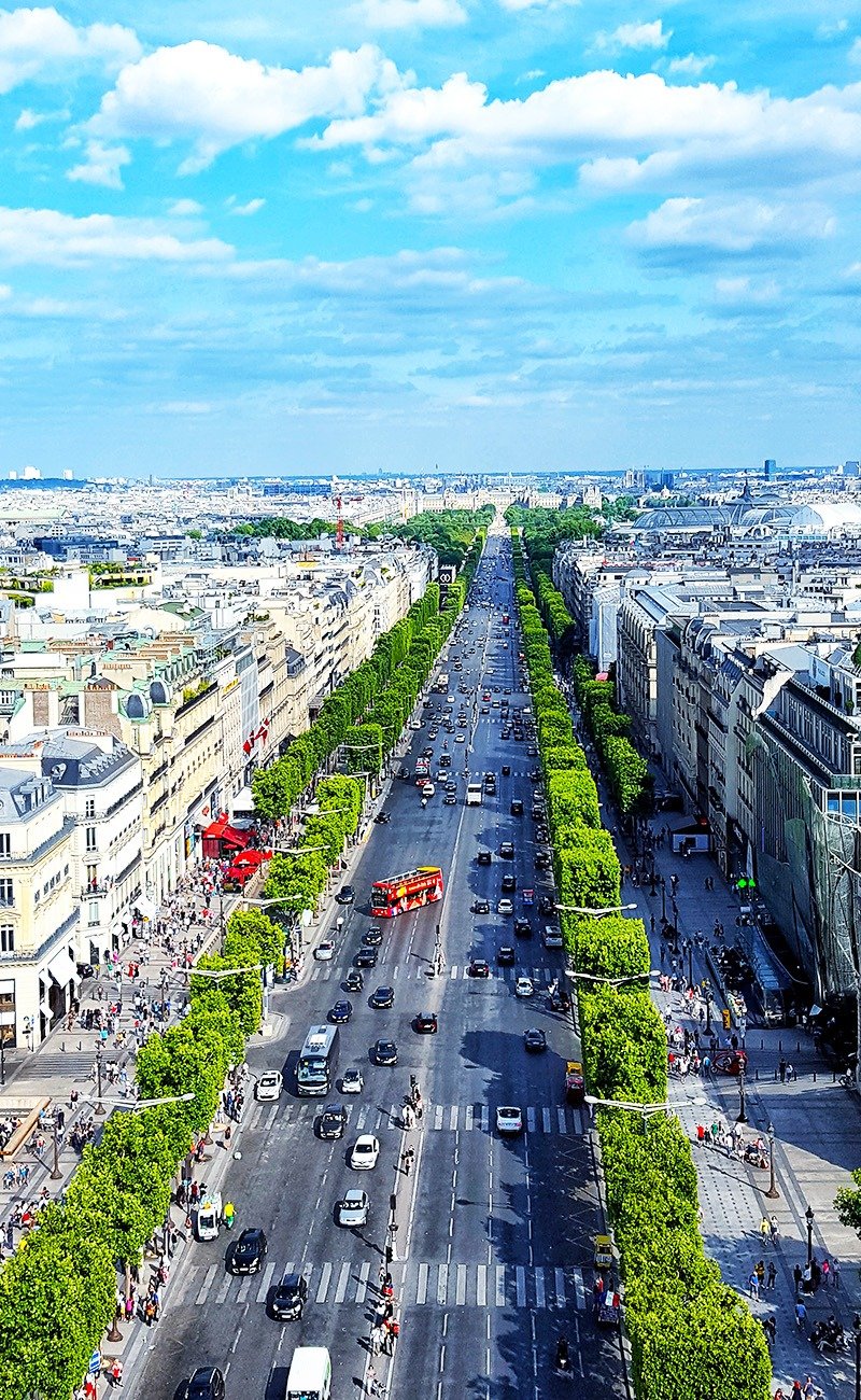 Champs-Elysees em Paris